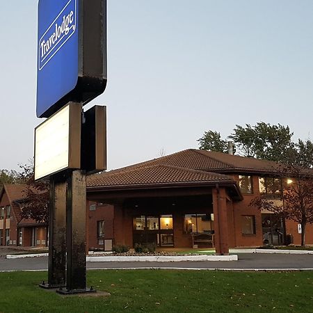 Travelodge By Wyndham Welland Esterno foto