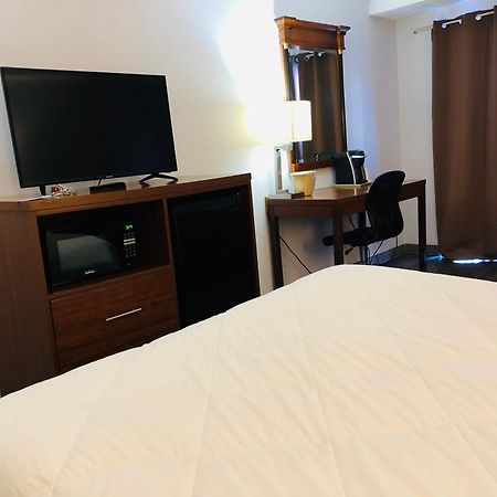 Travelodge By Wyndham Welland Esterno foto