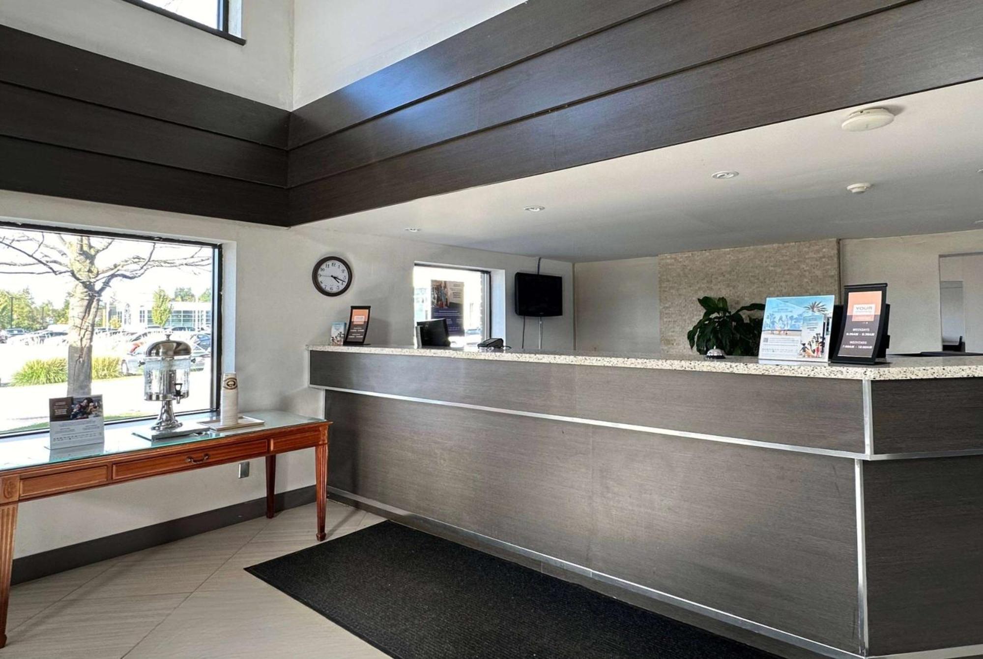 Travelodge By Wyndham Welland Esterno foto