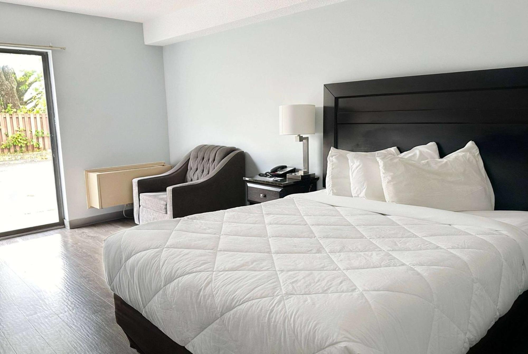 Travelodge By Wyndham Welland Esterno foto