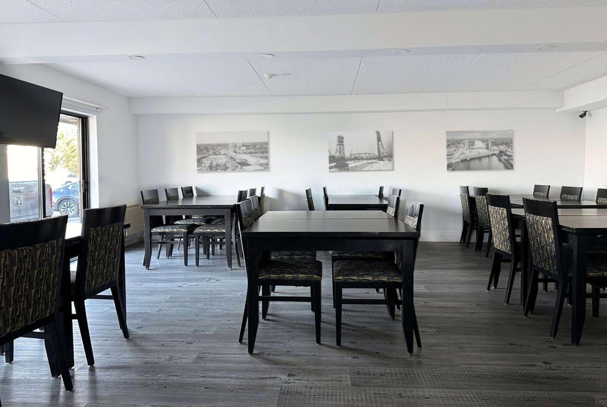 Travelodge By Wyndham Welland Esterno foto