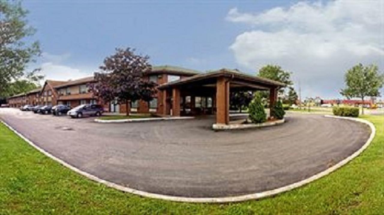 Travelodge By Wyndham Welland Esterno foto